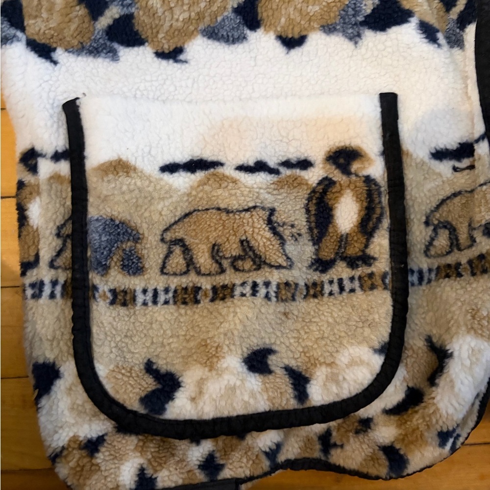 Vintage bear penguin grandma Cozy Patterned Fleece Vest - Picture 2 of 3